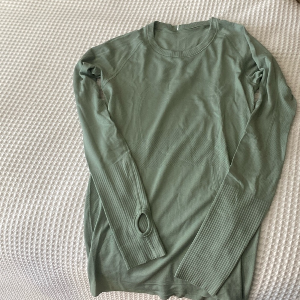 Lululemon swiftly tech running top